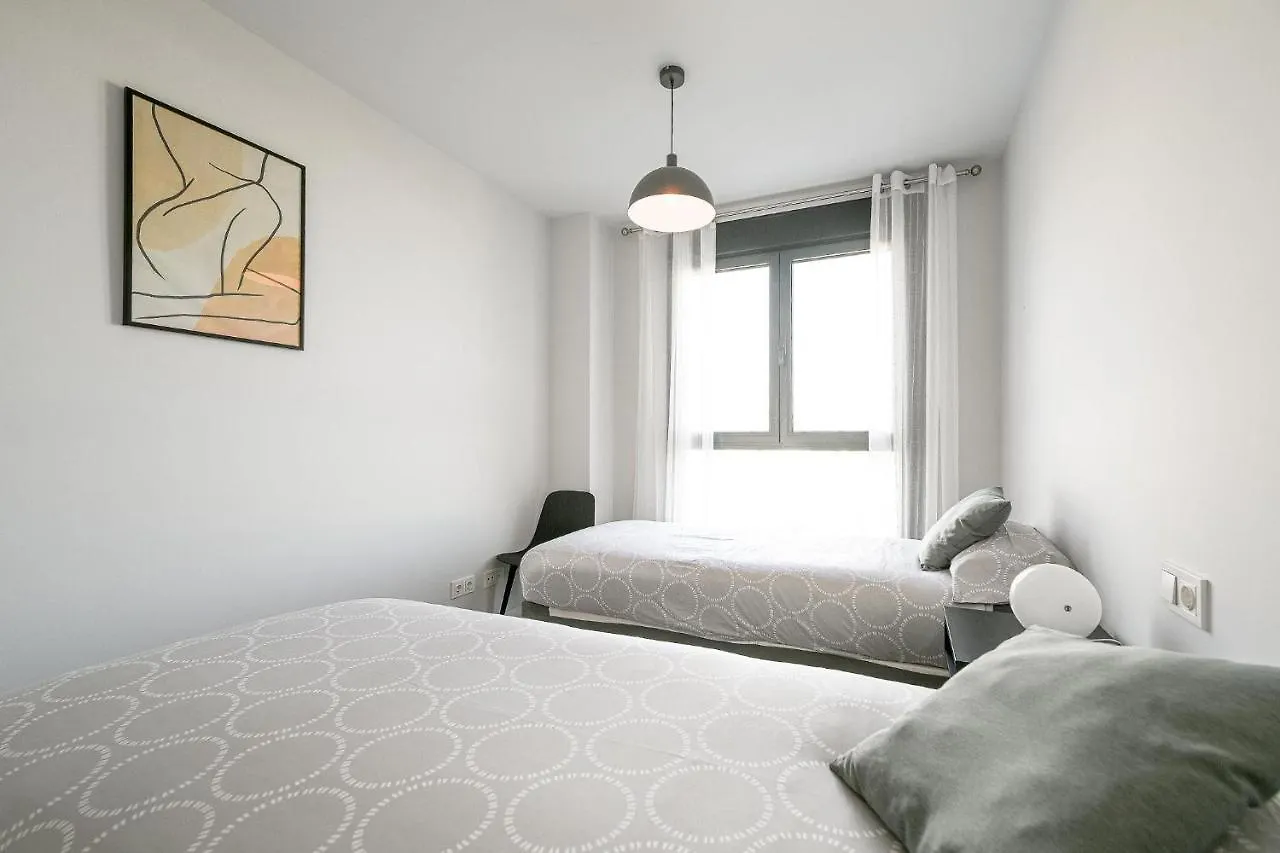 Modern 3 Bedroom Apartment エステポナ