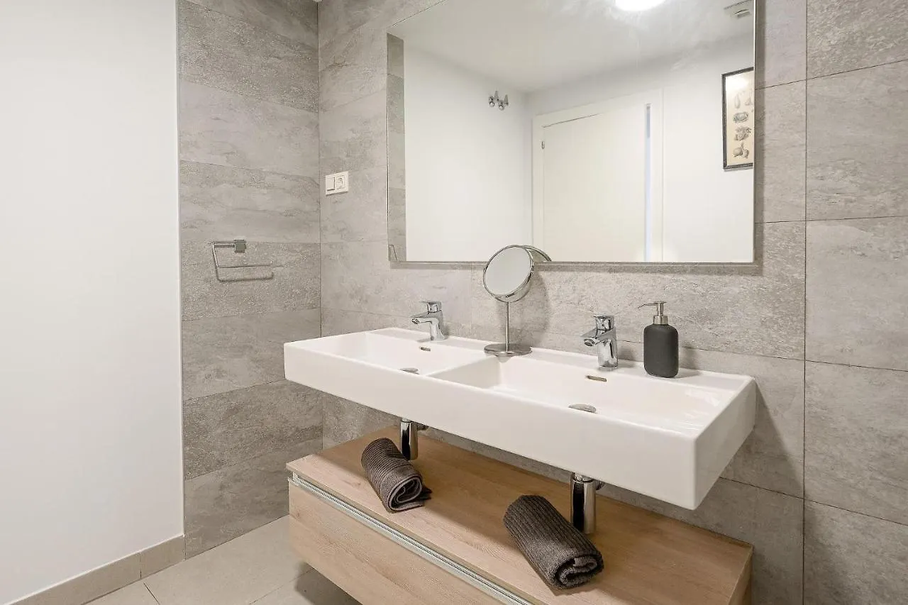 Modern 3 Bedroom Apartment Estepona Spain