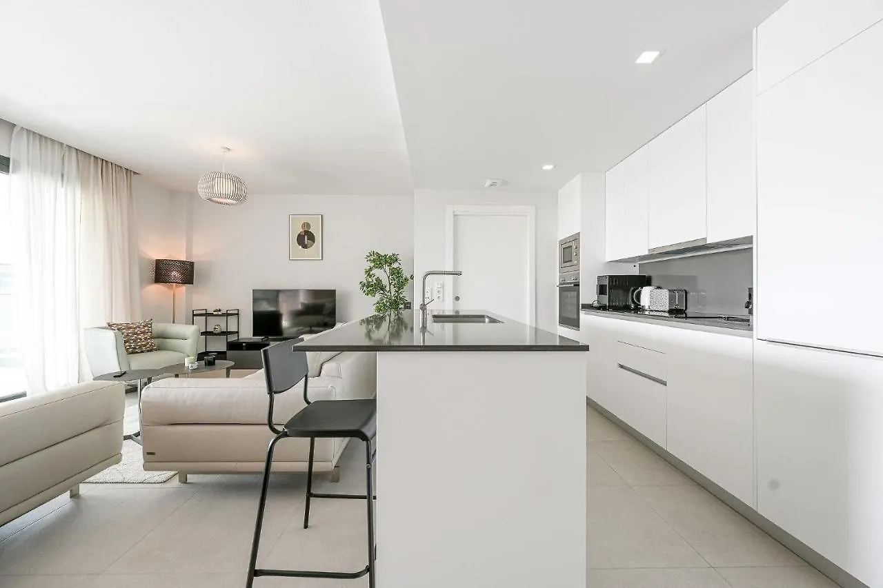 Modern 3 Bedroom Apartment Estepona