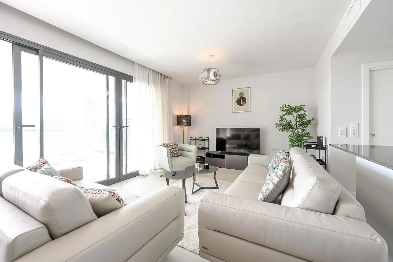 Modern 3 Bedroom Apartment Estepona